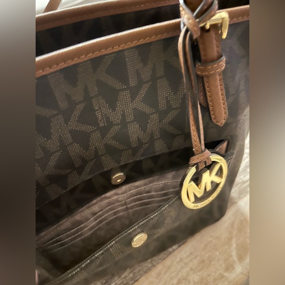 Michael Kors Dark Brown Classic Signature Tote Bag, EXCELLENT CONDITION! - Picture 6 of 7